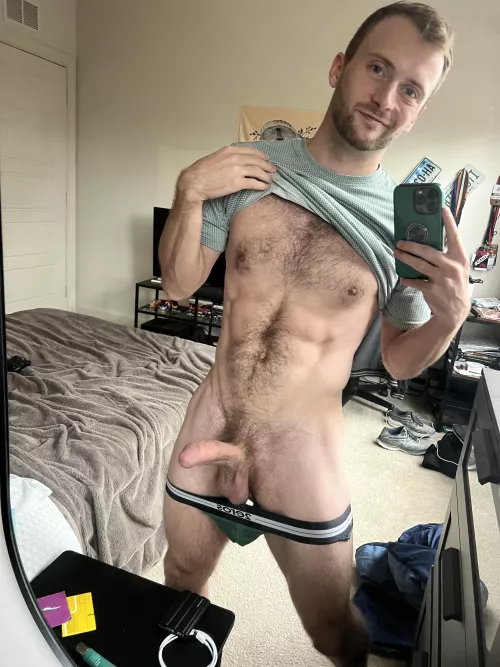 Comment “hey” below if you’d suck it.