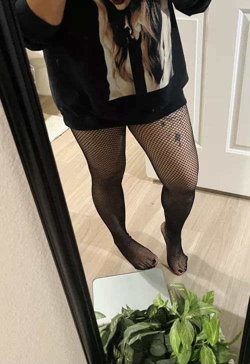 Fishnets & a comfy sweater