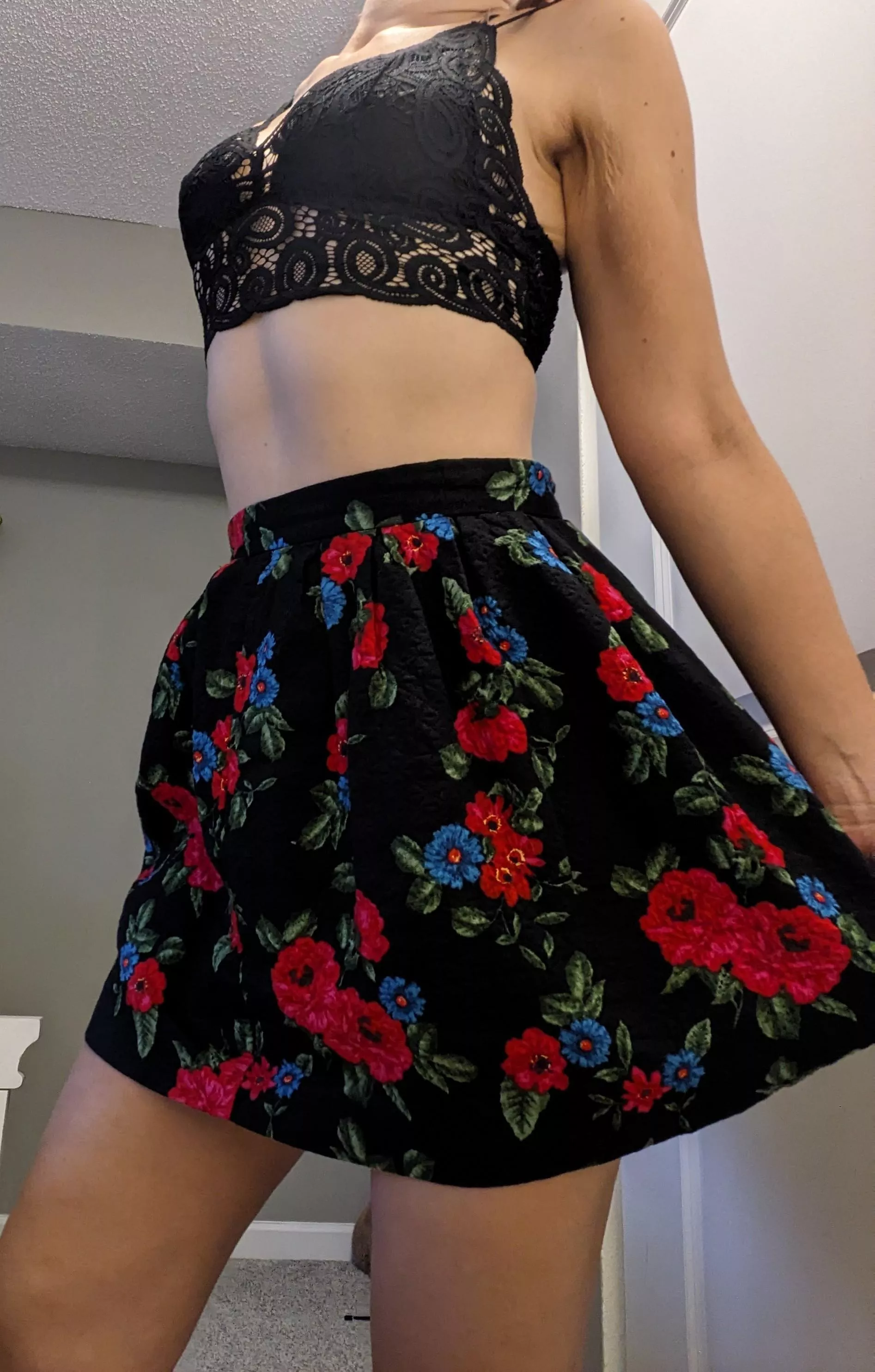 I've been really into black lace lately (f)