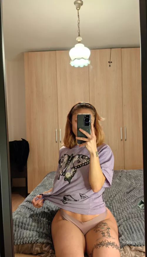 nothing better than no pants and a baggy shirt [F]