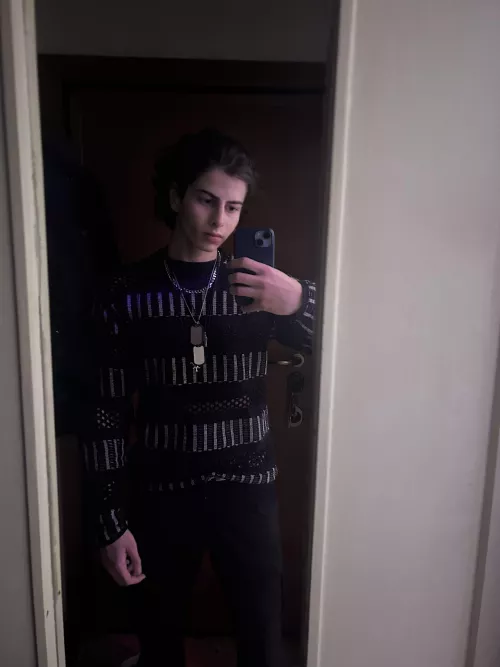 Should i style my hair like this more often?