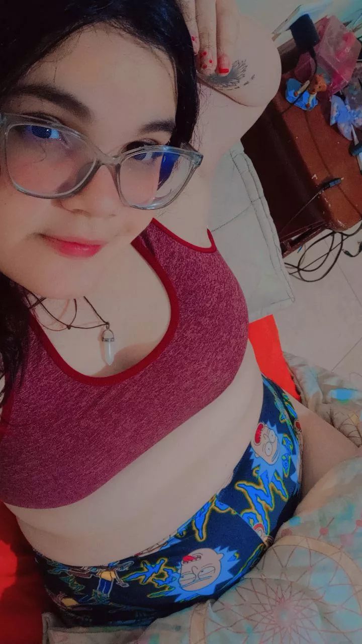 So horny rn that i can squirt, up to play?