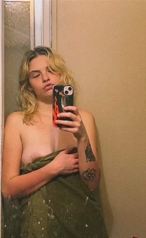 Wanna see me drop the towel?