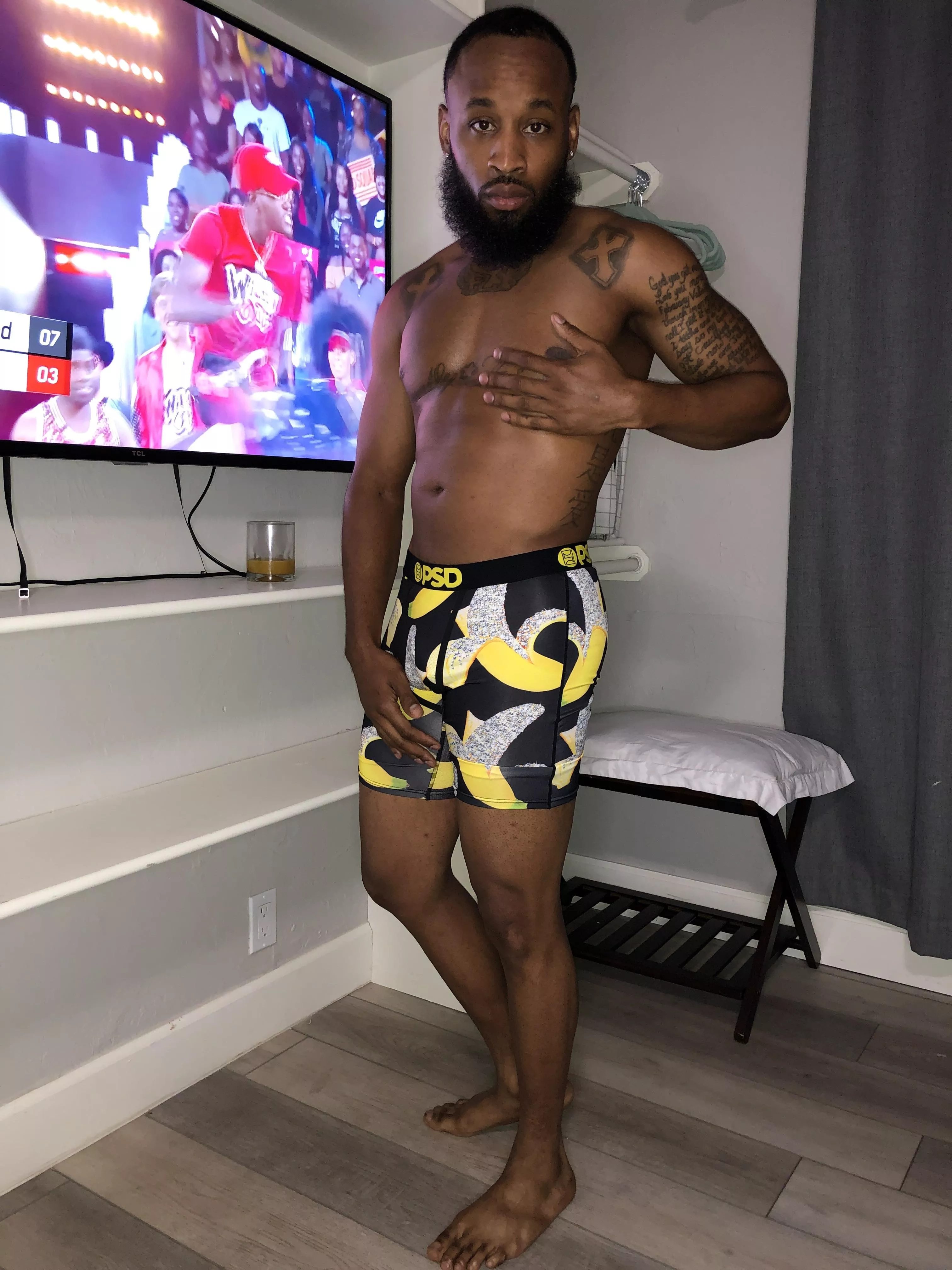 Who wants my banana? 🍌😏 Who wants my banana? 🍌😏