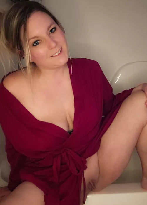 Who wants to get wet with me?