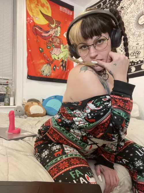 women in STEM? this slut repurposed an old laptop into a fuck machine