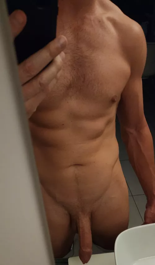 28 straight, hmu with face idk_1605