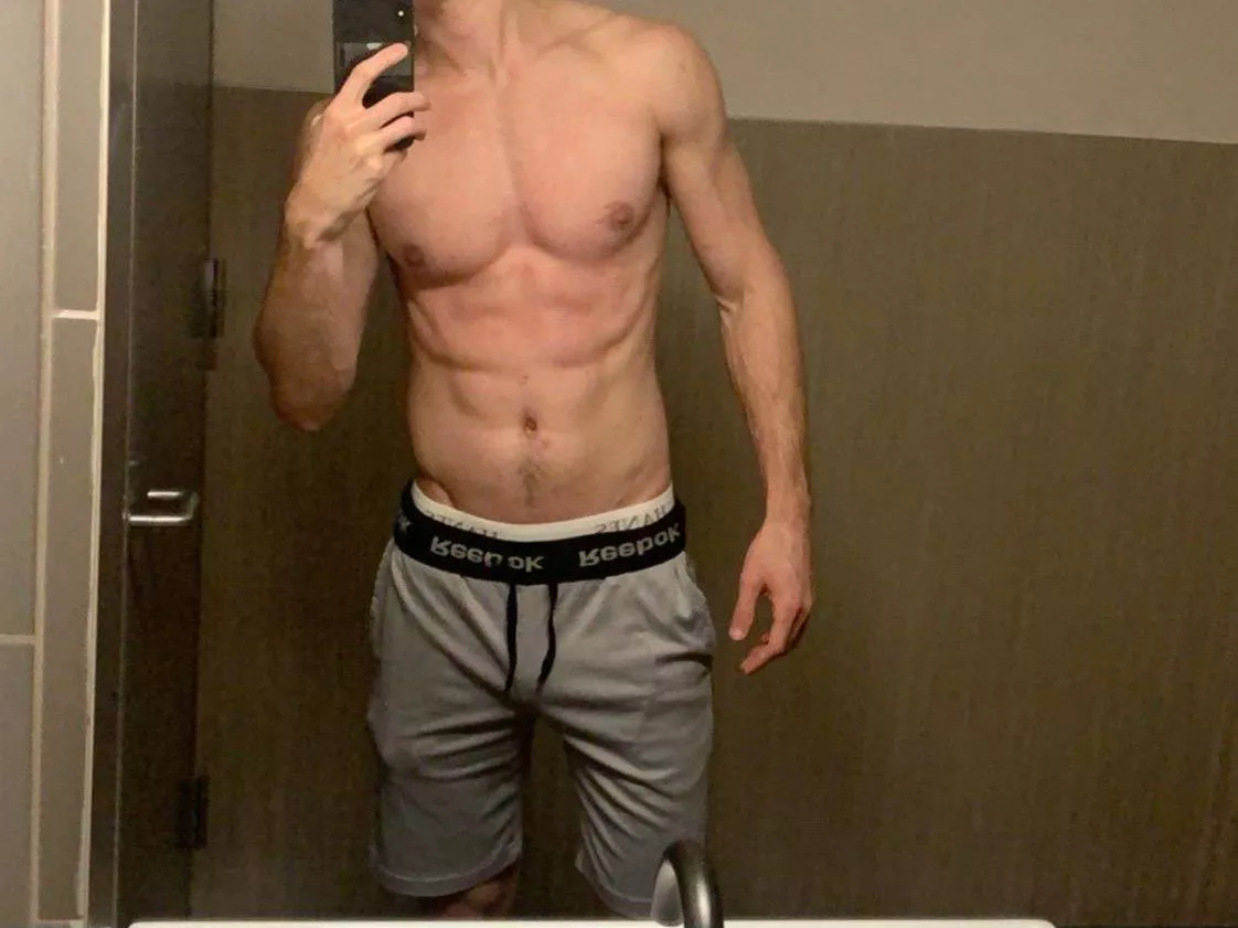 40 m4f are there women who want to explore cucking their husband/bf? Dms are open for regular chat to dirty chat.