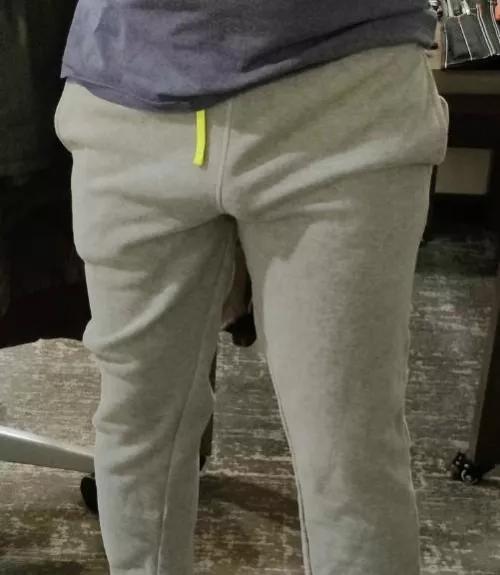 [45] Nothing like the feeling of going commando in sweatpants 😉