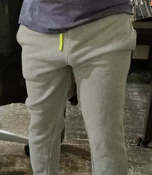 [45] Nothing like the feeling of going commando in sweatpants 😉