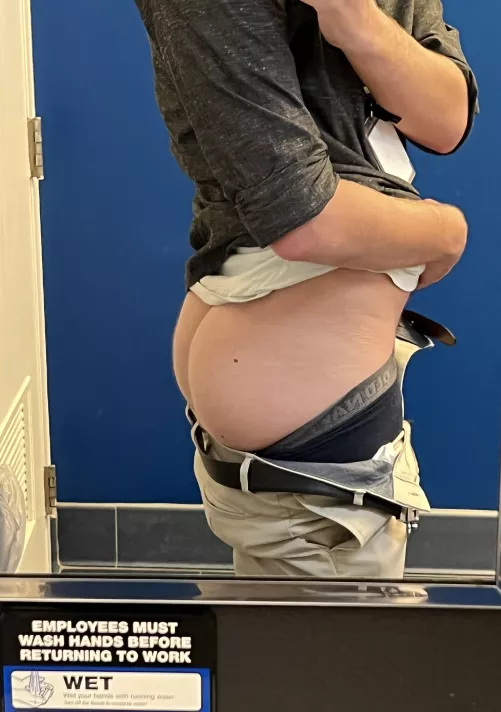 Any tops who like risky public?