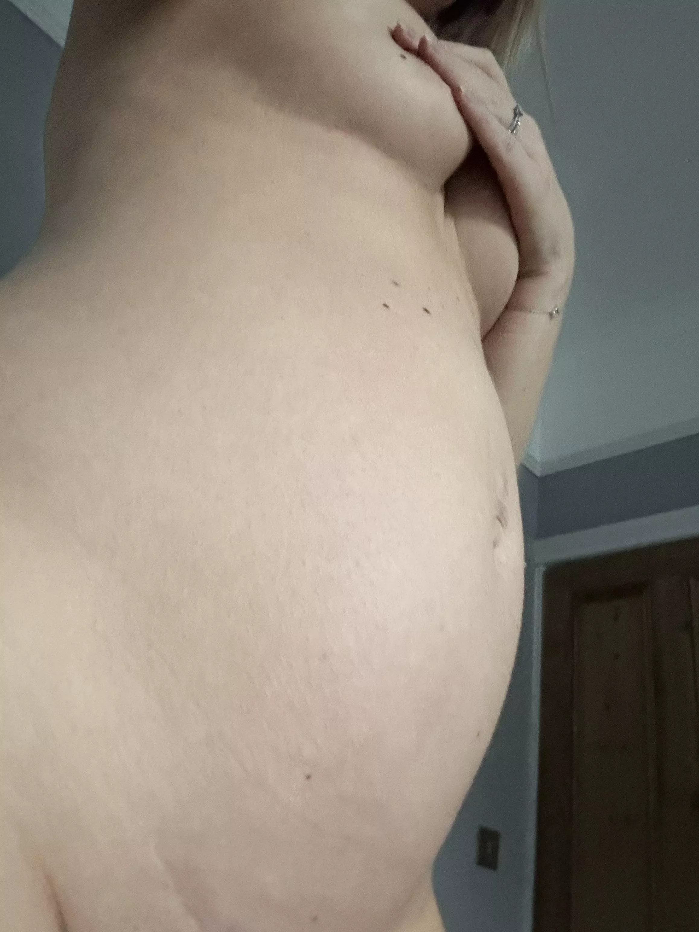 Come and fuck this pregnant belly
