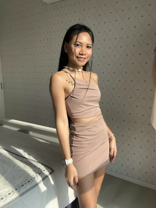 Do you like girls in nude skirts?