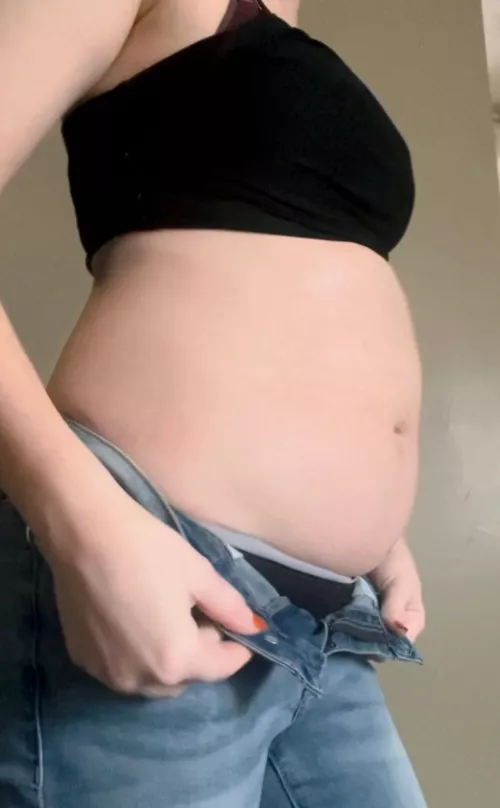 Everyone keeps asking if I’m pregnant and idk why