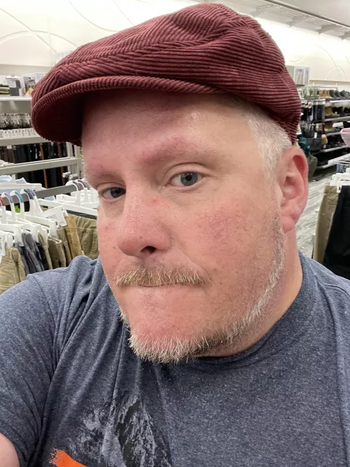 Happy Sunday Funday fellow bears. I got myself a new hat today. I hope you all had a smooth weekend.