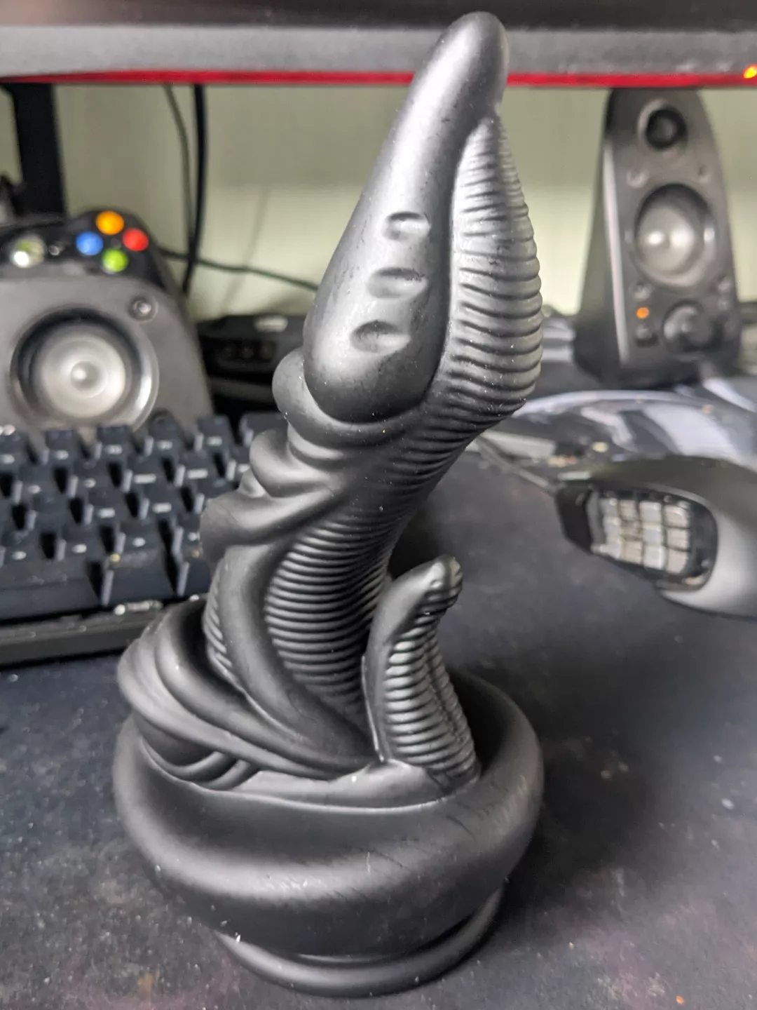 Losing my monster cock virginity (30 MtF)