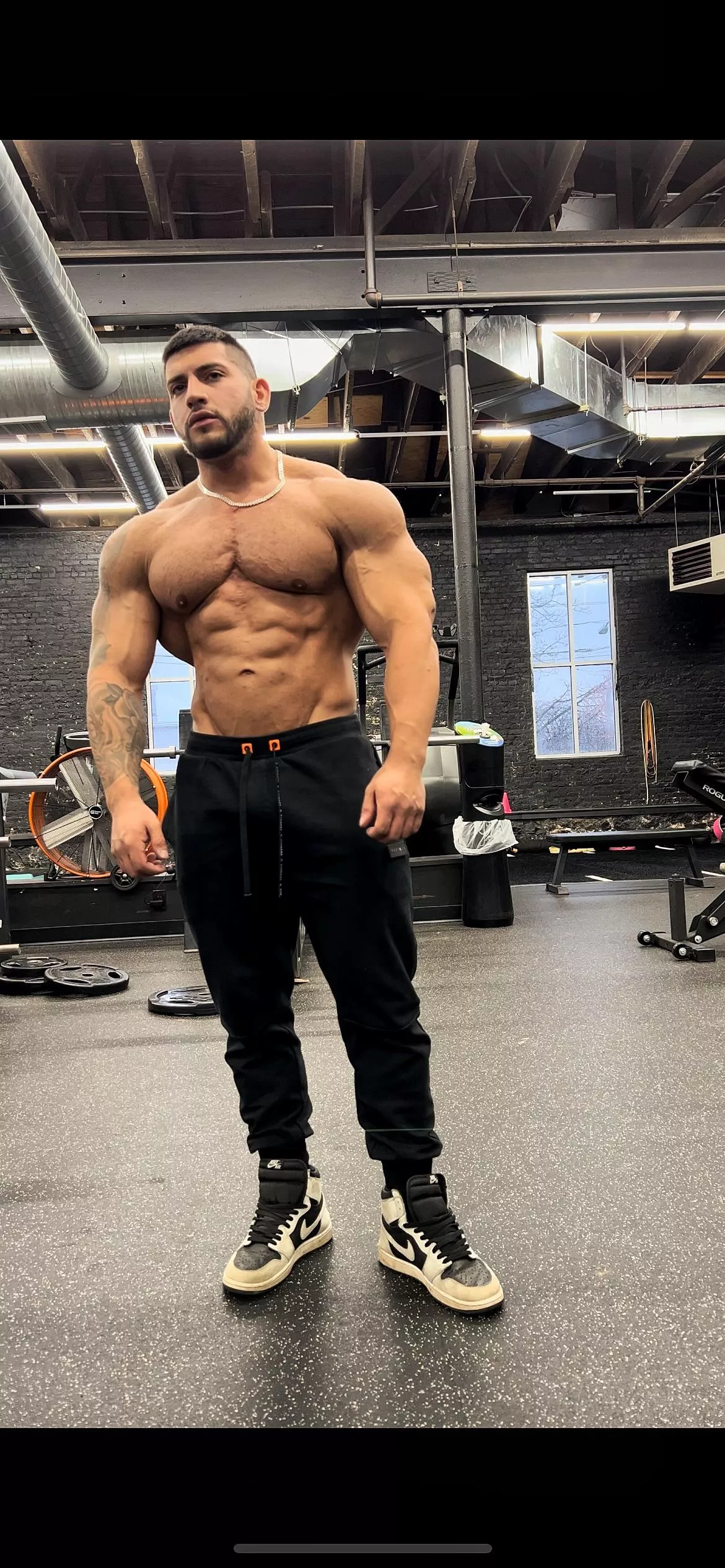 Mid workout ab check