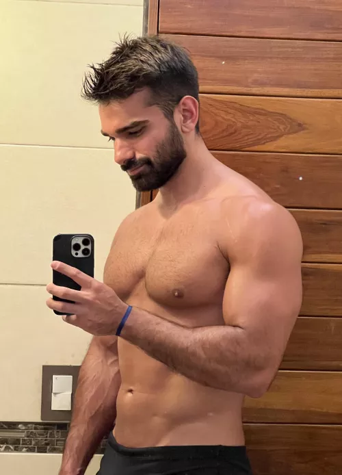 Mirror selfie π€³