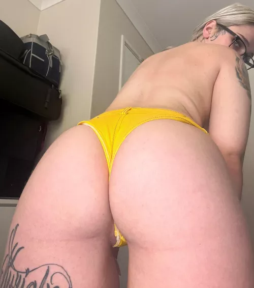 Need someone who can suck my nipples