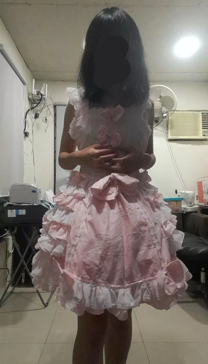 Try on cute dress :D