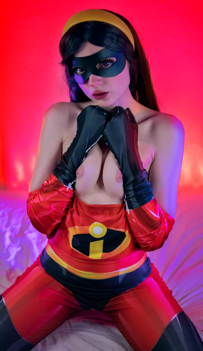 Violet Parr by Ave Ria