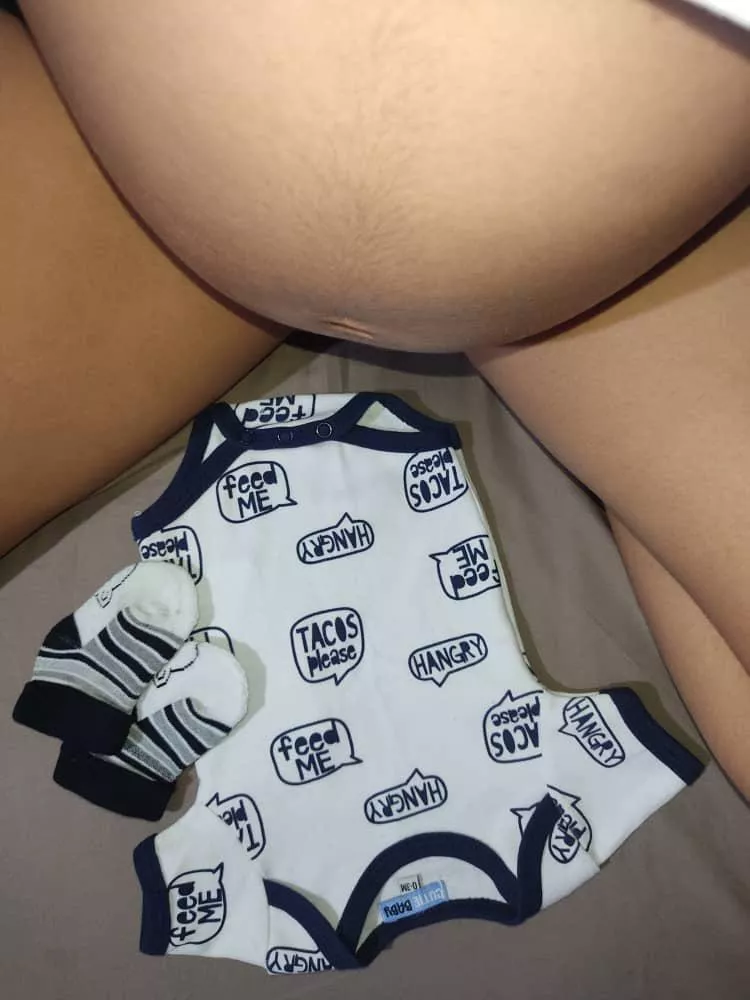 would you accept pregnant nudes from me 👿😍