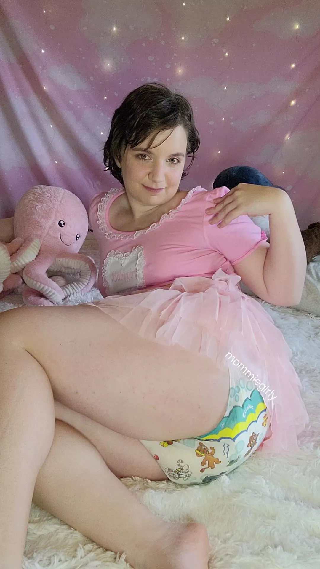 A lil upskirt diaper for you 👀