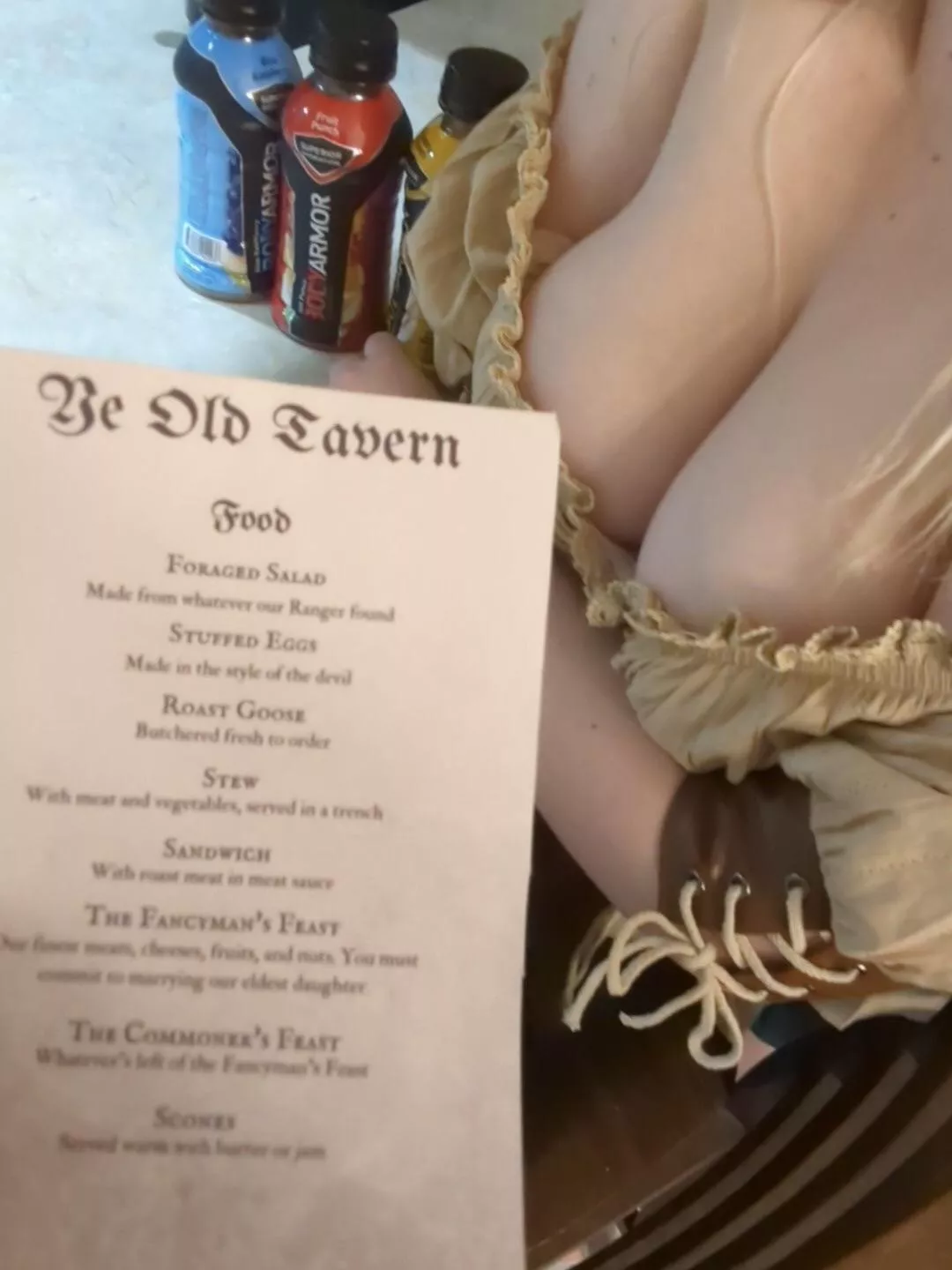 At Skyrims inn helping all Reddit men 😉💋