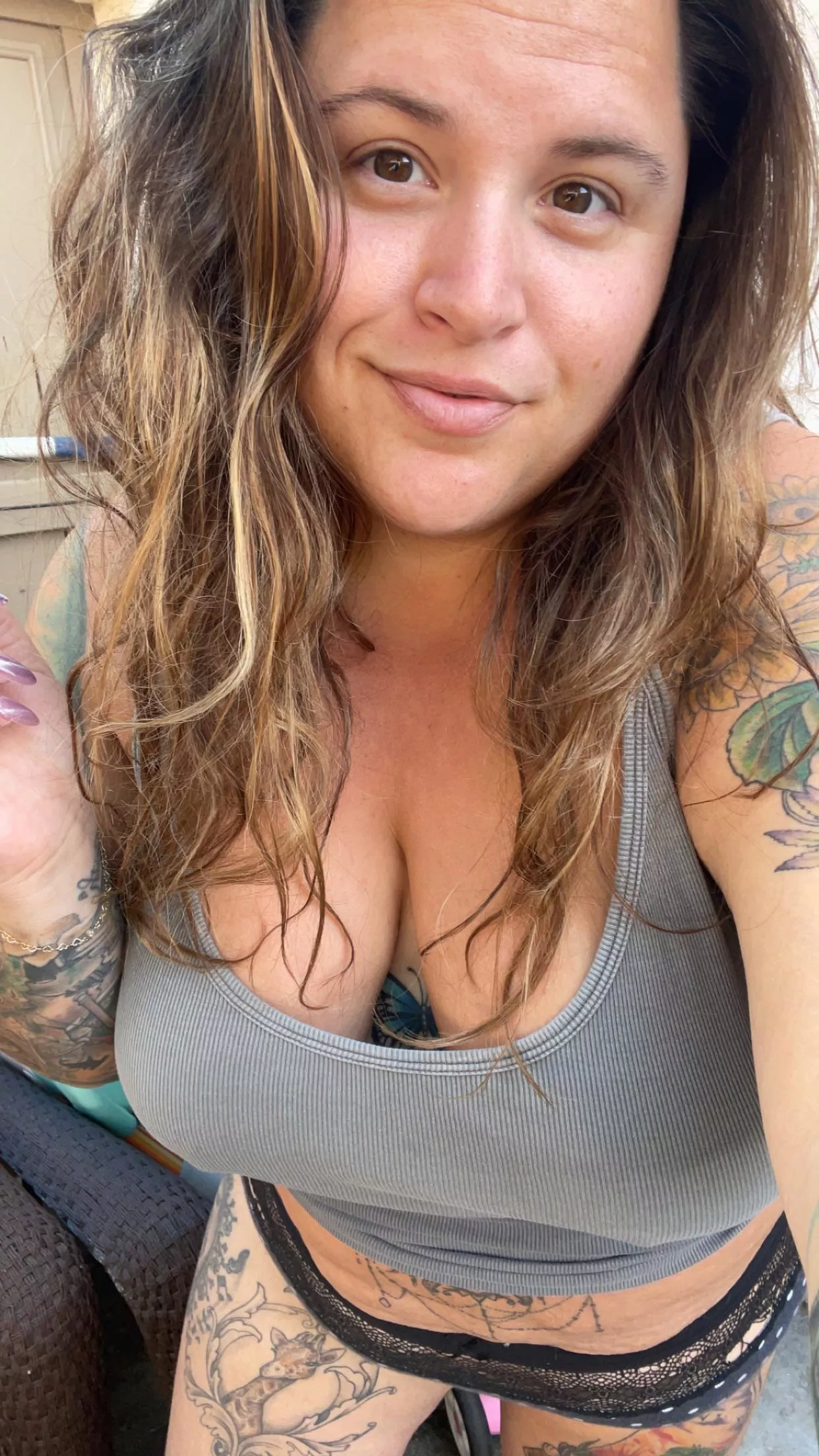 bbw stoner covered in tattoos, let my curves melt your stress away!