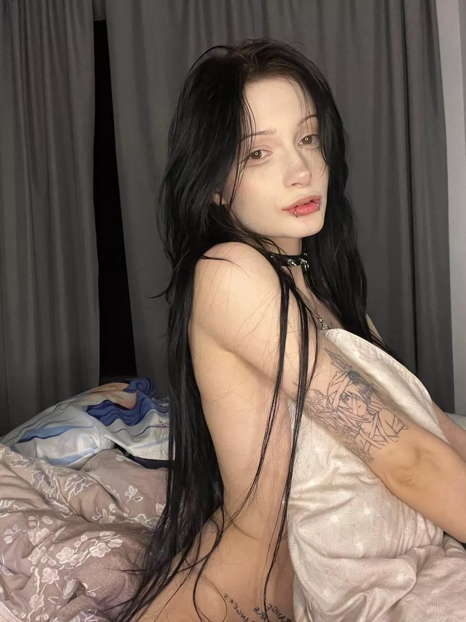 Can long hair excite a man here?