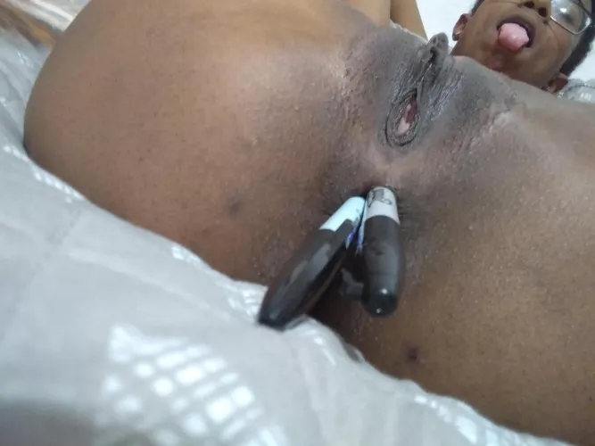 Come spread this pussy open while your adding more Sharpies 😈💦