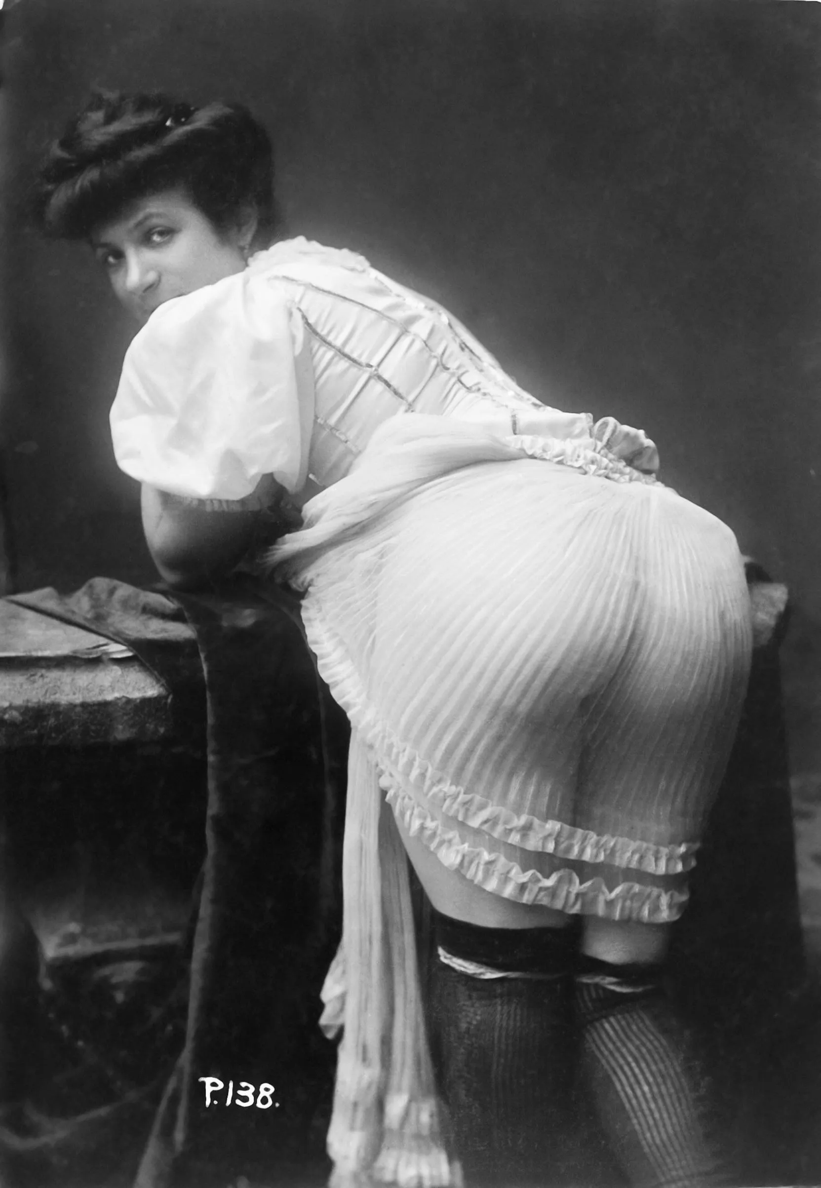 Dear Henny, I spent another delightful weekend with your cousin Fanny. She has some intriguing wardrobe choices she shared with me, and I can’t wait to have you try out some similar patterns when I get home.