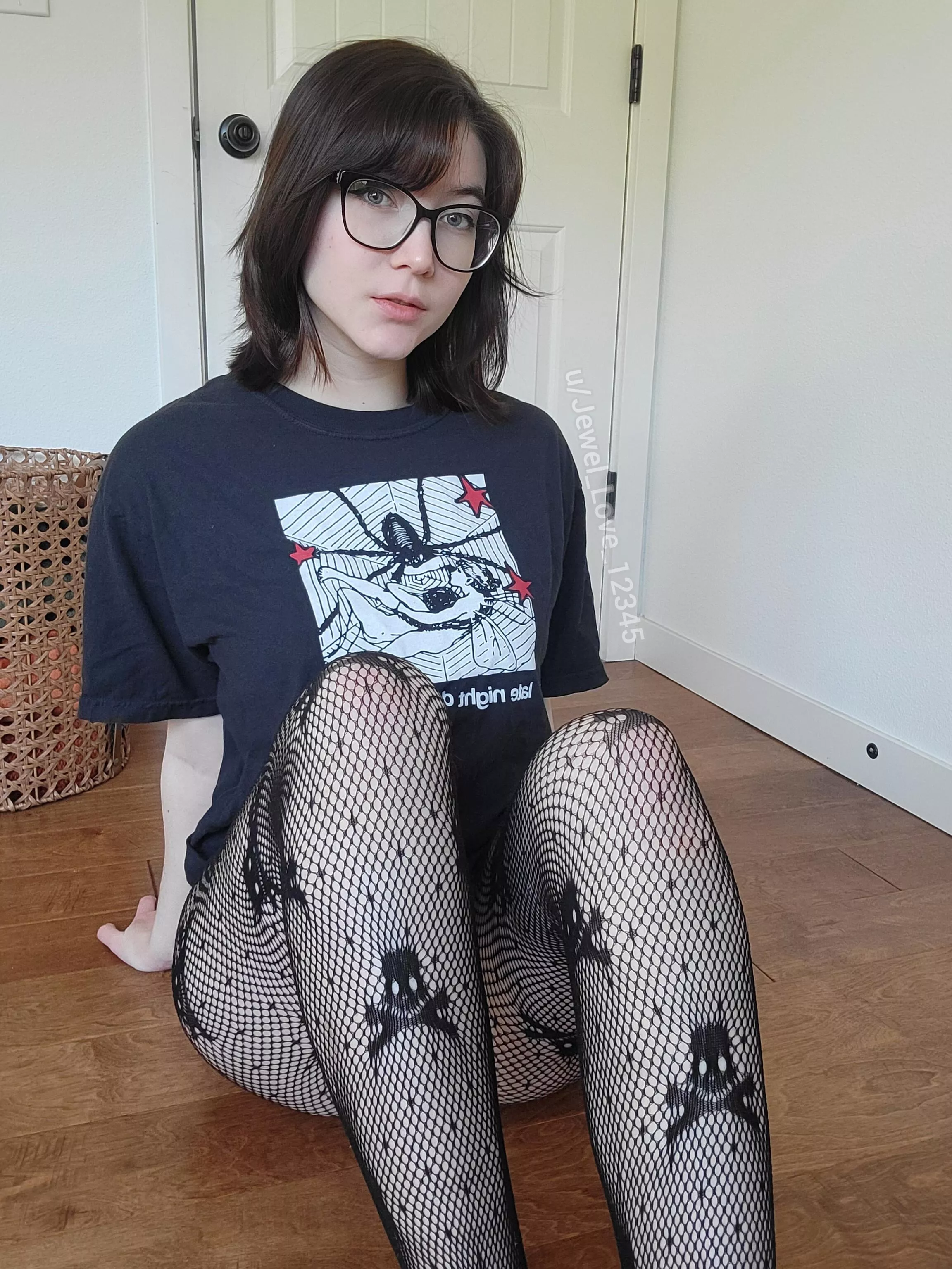 Do you like fishnets? 😘