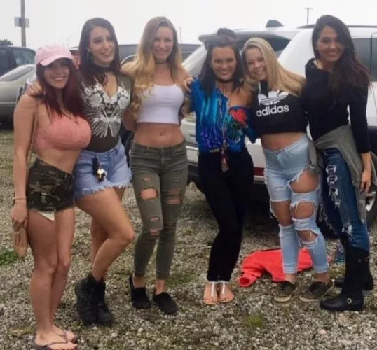 Find the stacked friend 😉😊