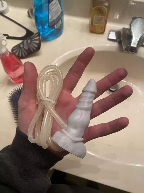 First bad dragon , wow is this thing small , I knew it was gonna be little based off the name “lil squirt” but wow this thing is tiny. I can just about take a regular sized dick, so what would be a better option for me?