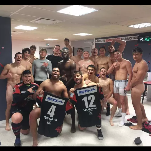 Having a funtime in the locker room