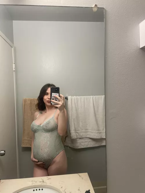 How does my pregnant body look in lingerie? 🥰 be brutally honest, I can handle it 😇