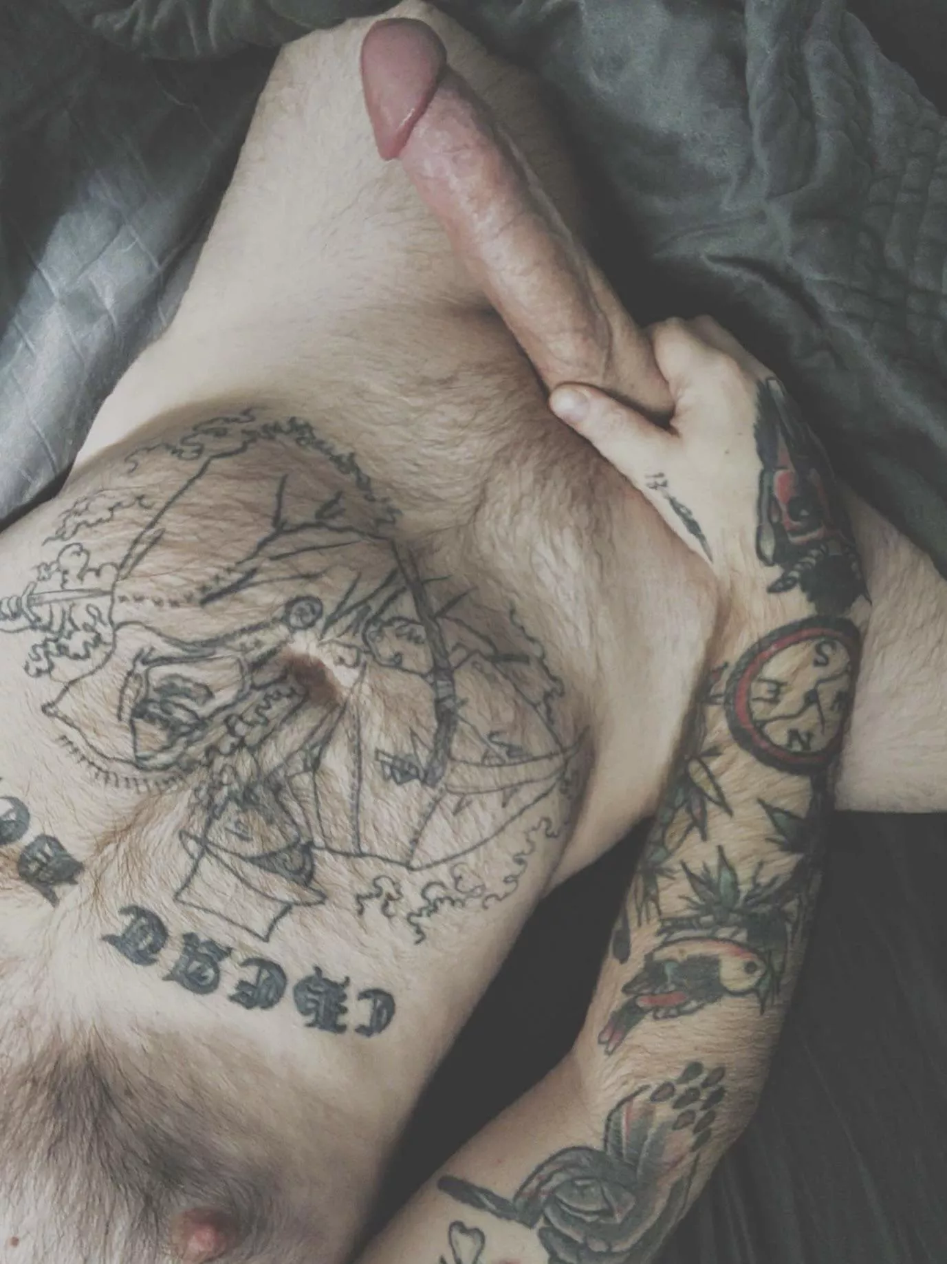 How fast do you think you could get this cock to fill you? 😈