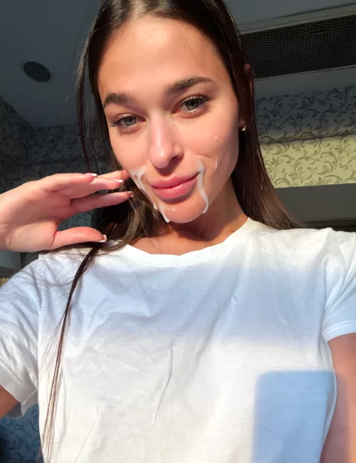 I love the feeling of cum on my face 💦