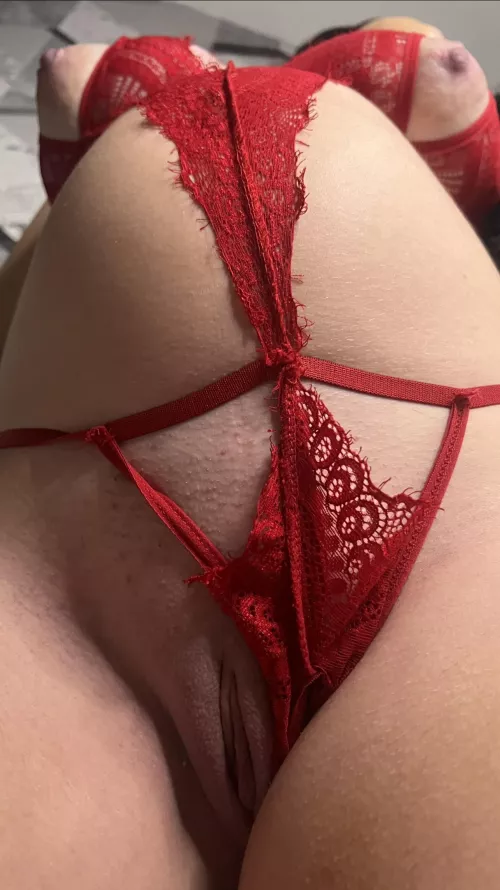 I took my breeding kink quite seriously and now I’m pregnant who’s knocking me up next