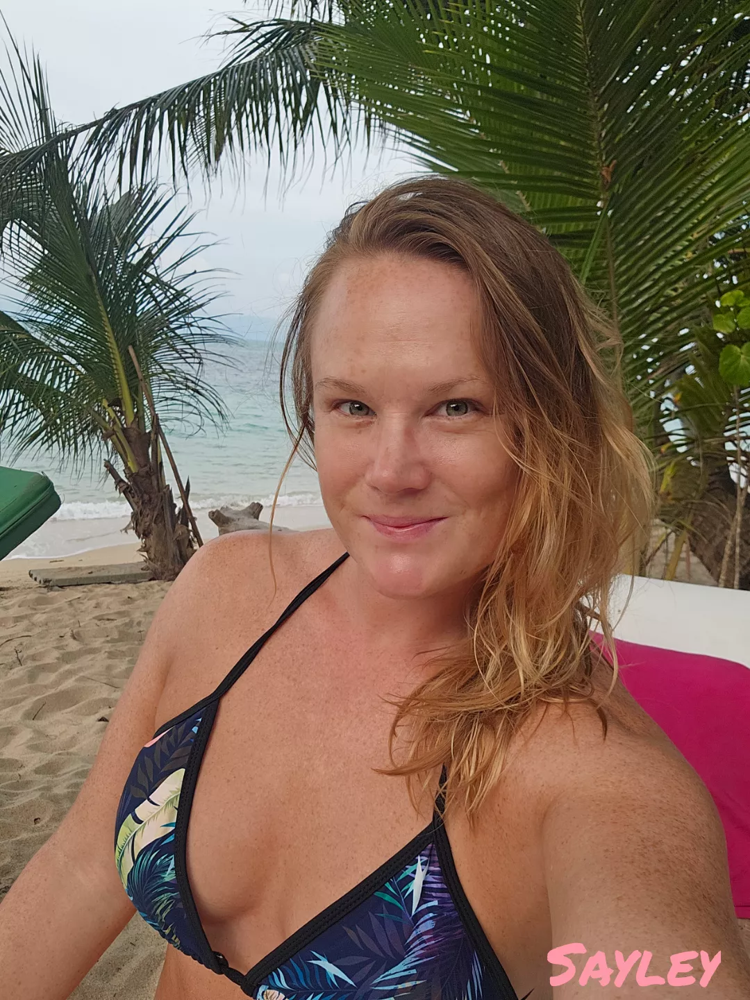 [IRTR] would you rub suntan lotion on me?