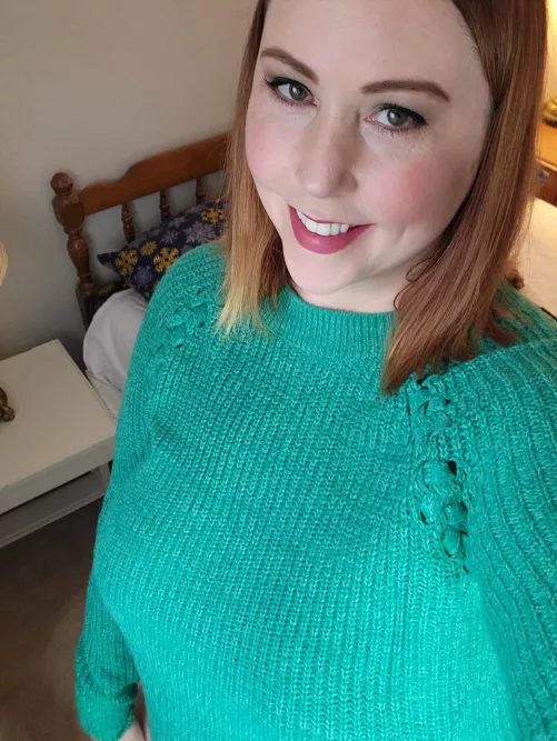 It's a good day for the salon! Now, what to have done...