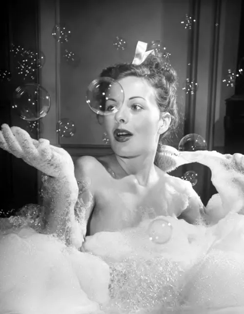 Jeanne Crain (1946)