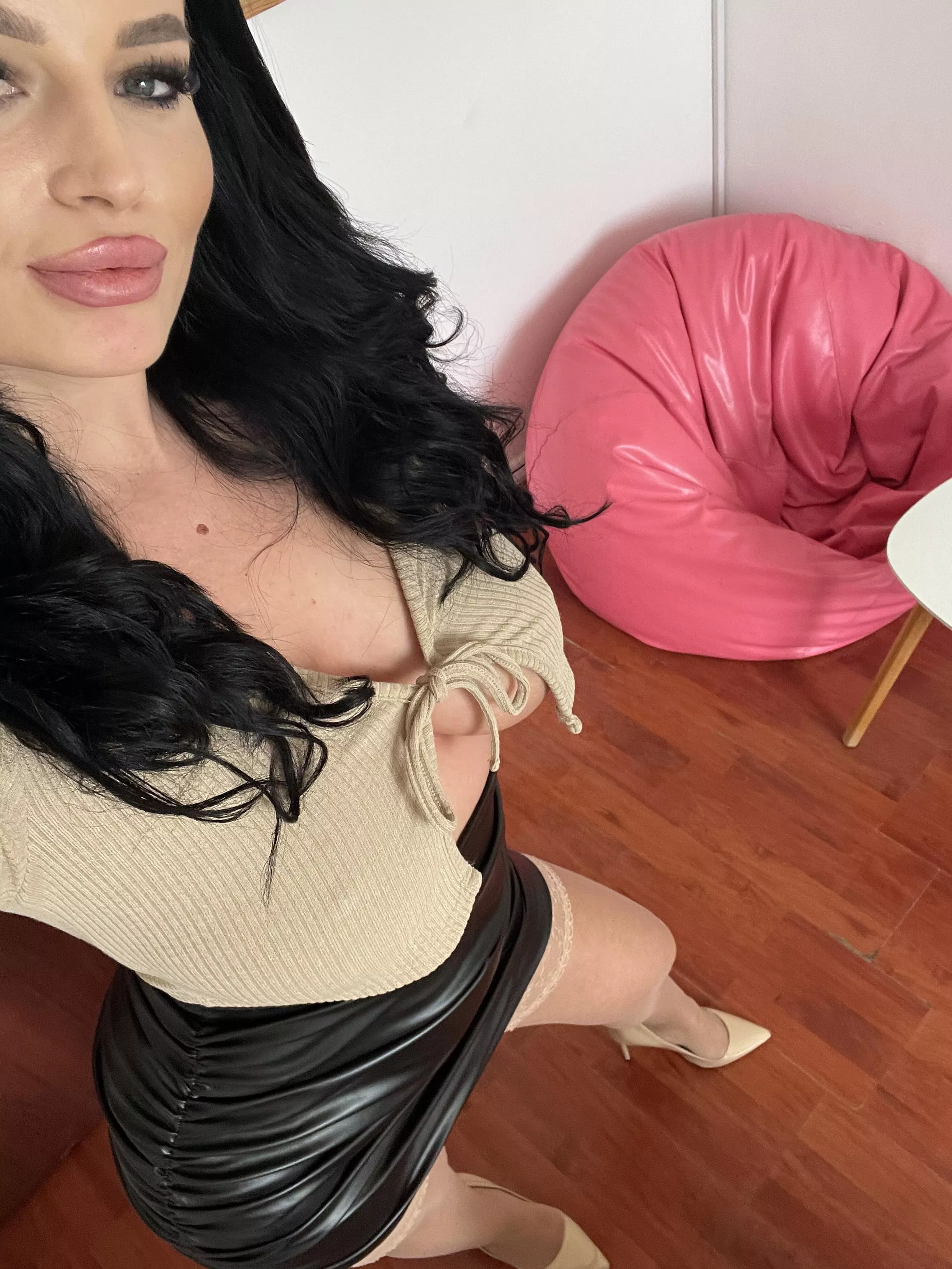 Let's make a happy Blue Monday 💙 💙 ONLINE NOW [https://www.myfreecams.com/#Alliana_Joy]