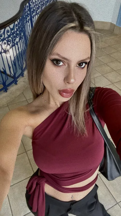 looking for a caring daddy to serve 🥰 i really need one these days 😣