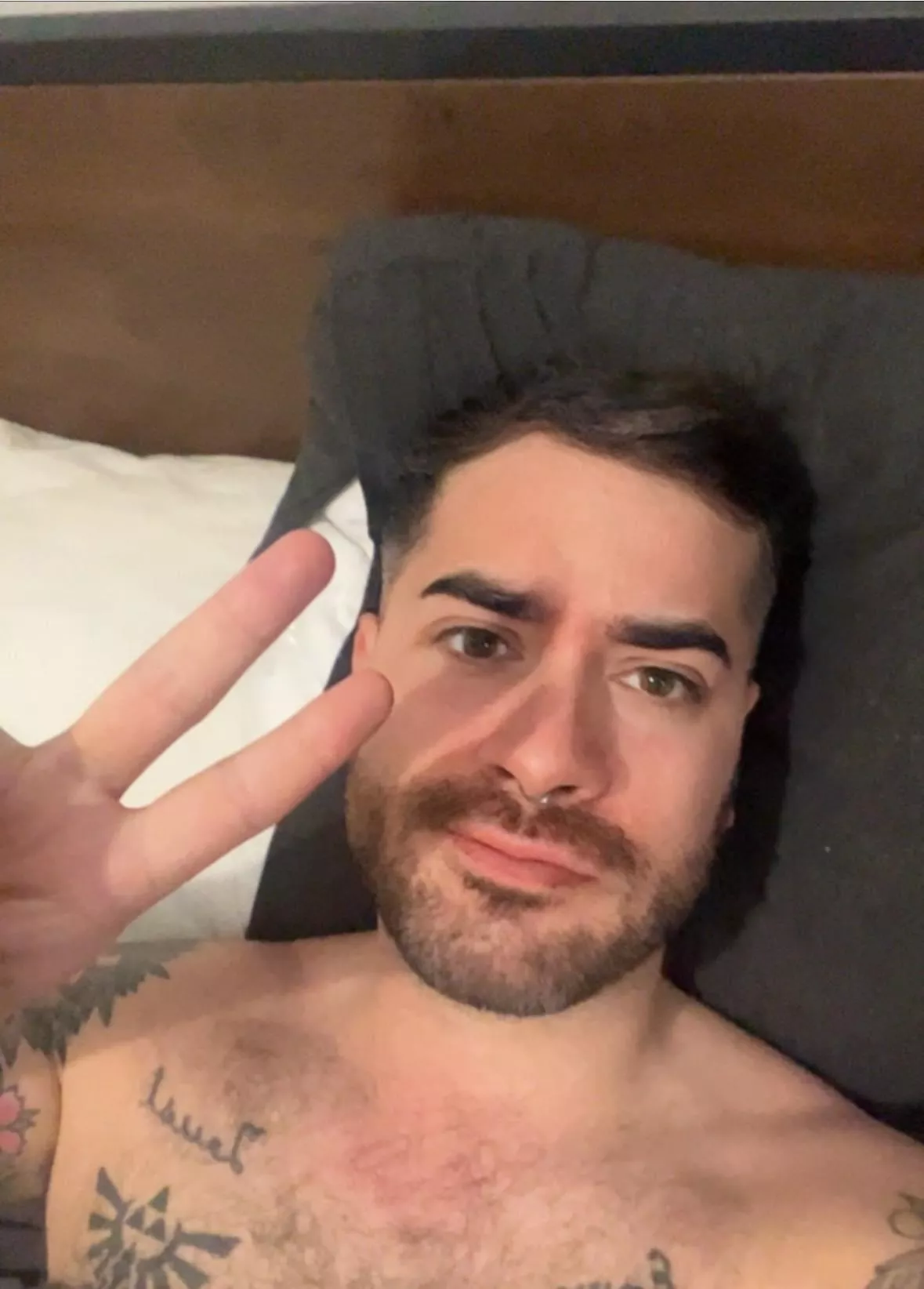 Looking for buddies for BG3 on PS5…..GMT (pic for algorithm)