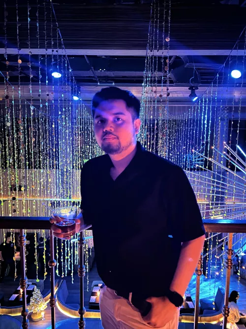 Looking for someone to play games with! I have DBD, League NA, Dota 2, Fortnite, Valorant and other steam games.