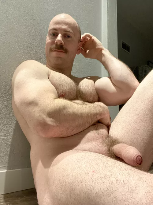 Looking to have my foreskin sucked on 😜