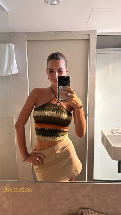 Mirror Selfie - IG Story January 2024