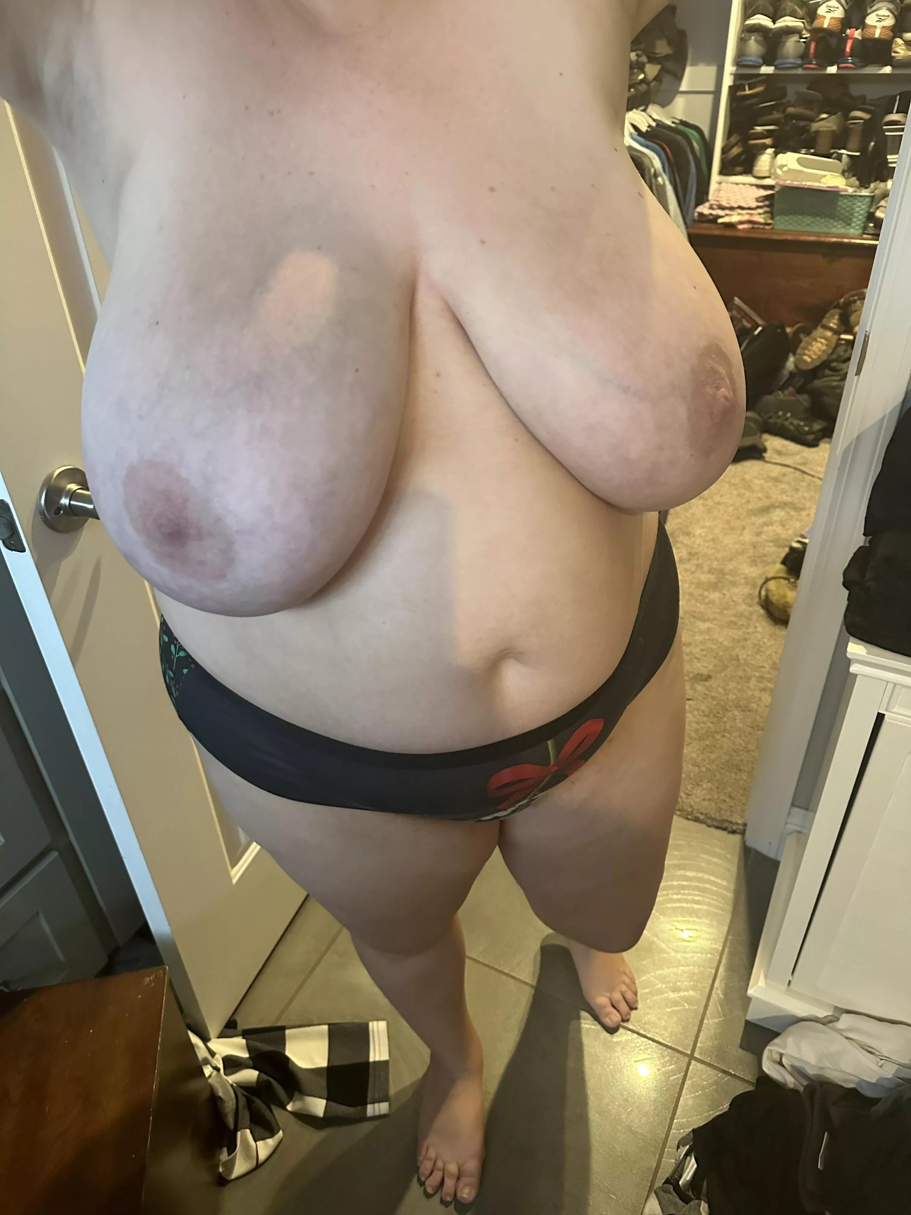 Mistletoe panties 🥰